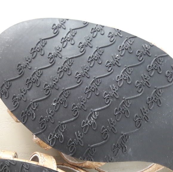 Soft Style by Hush Puppies Strappy Tan Heels - Picture 4 of 7